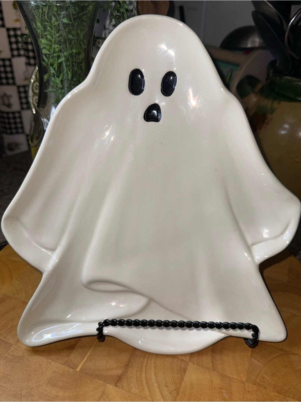 👻 Ghost-Shaped Ceramic Serving Platter – Halloween Decor